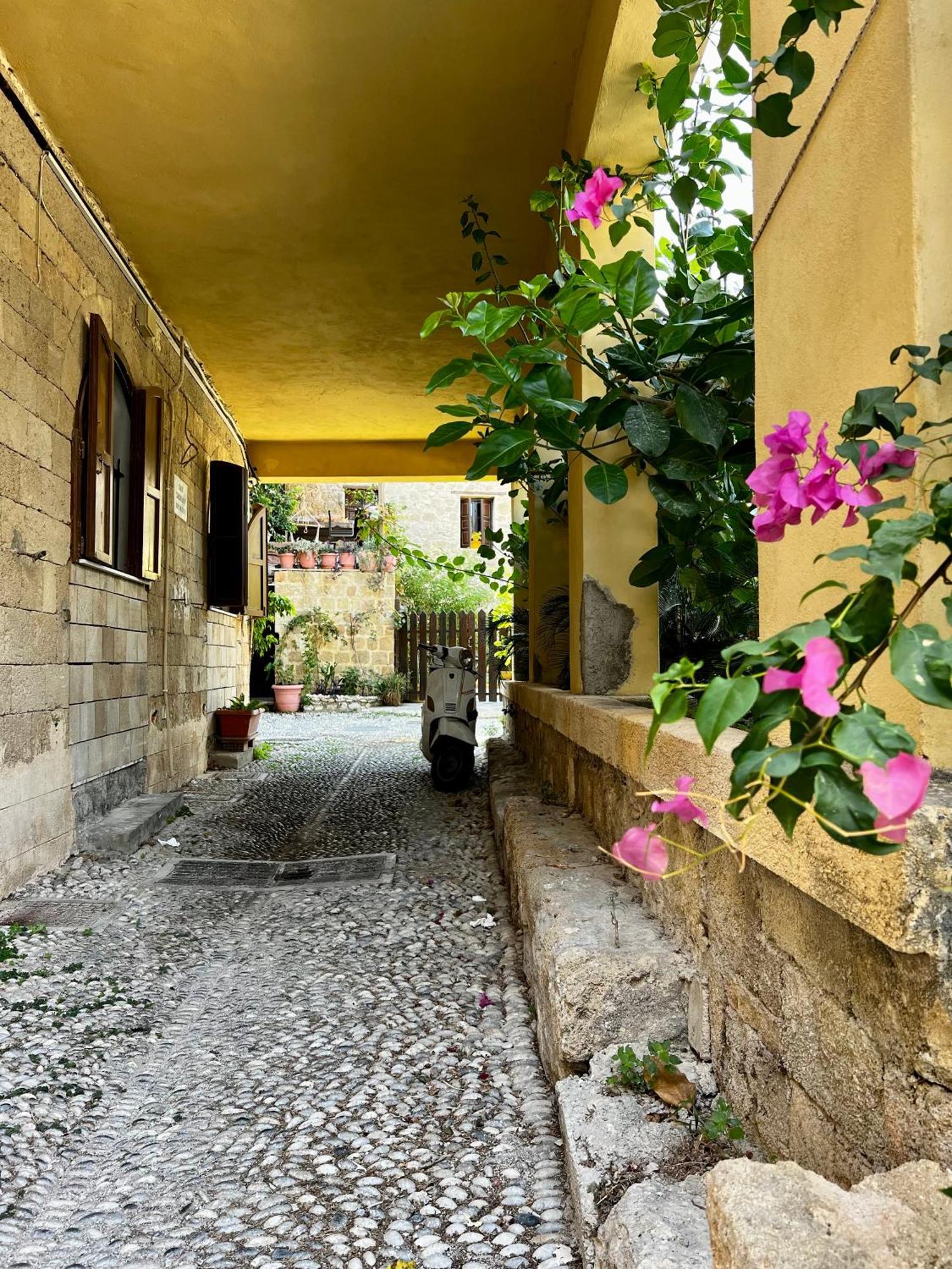 The Knight And The Pomegranate - Luxury Medieval Villa Rhodes City Eksteriør billede
